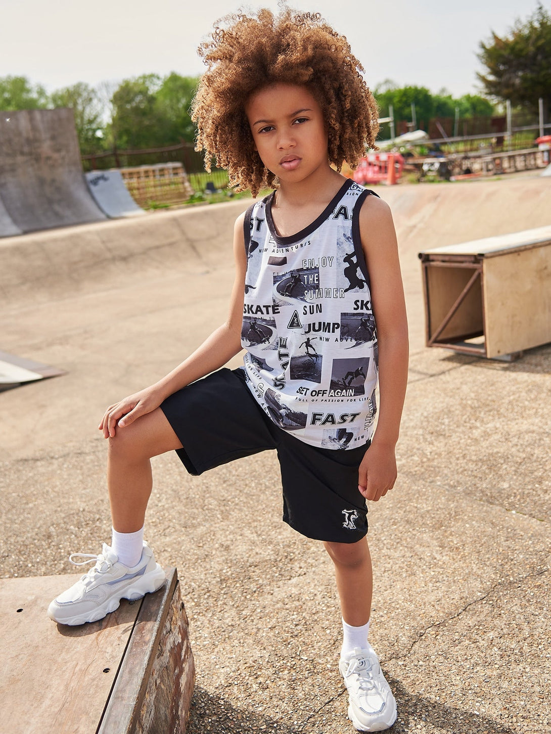 Boys Letter & Figure Graphic Contrast Binding Tank Top - Negative Apparel